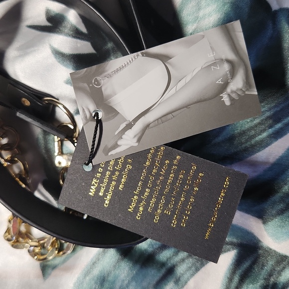 BIJOUX INDISCRETS Choker with Leash - Picture 3 of 4